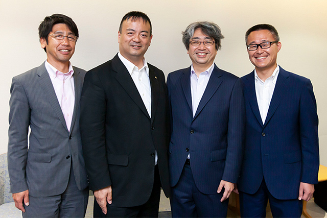 岡山県中小企業団体中央会の皆さん（左から市村さん、板谷さん、水子さん）と中国経済産業局の信岡さん